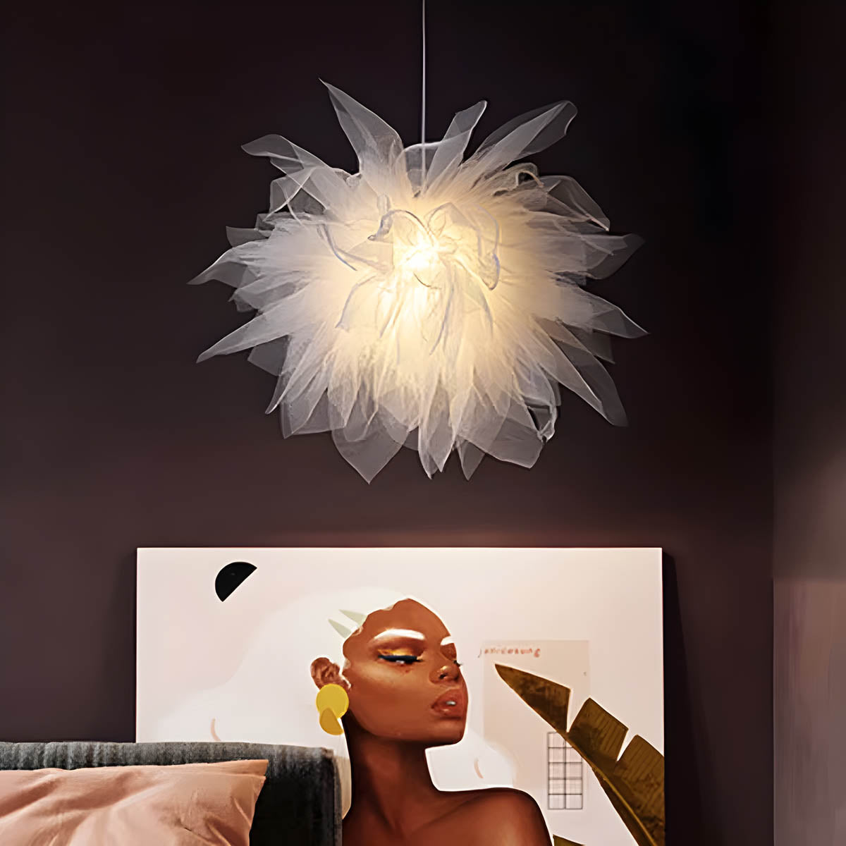 Tulle-mesh pendant lamp, airy floral style