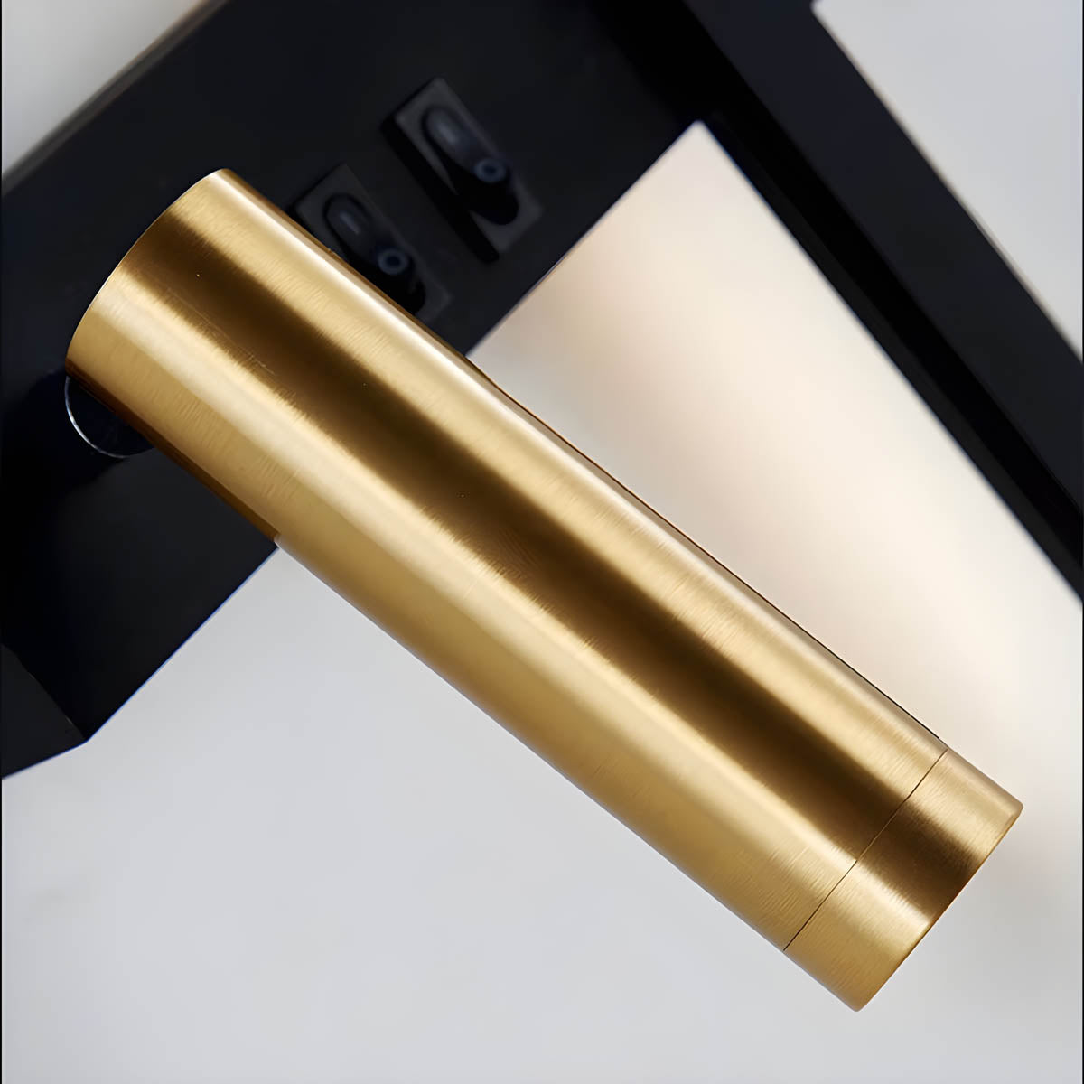 Aluminium Wall-Mounted LED Light