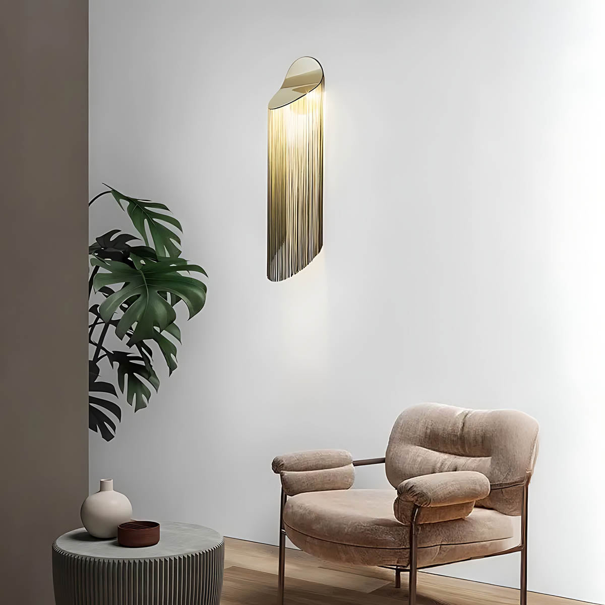 Chain-cascade metal wall light with LED chips