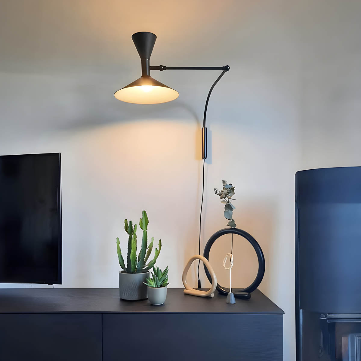 Dual-Light Industrial Wall Lamp “KONRAD” – Megaphone Style