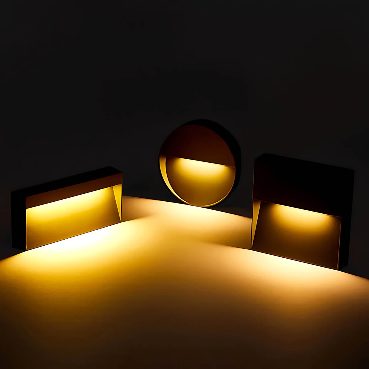 Aluminium & borosilicate glass outdoor wall light