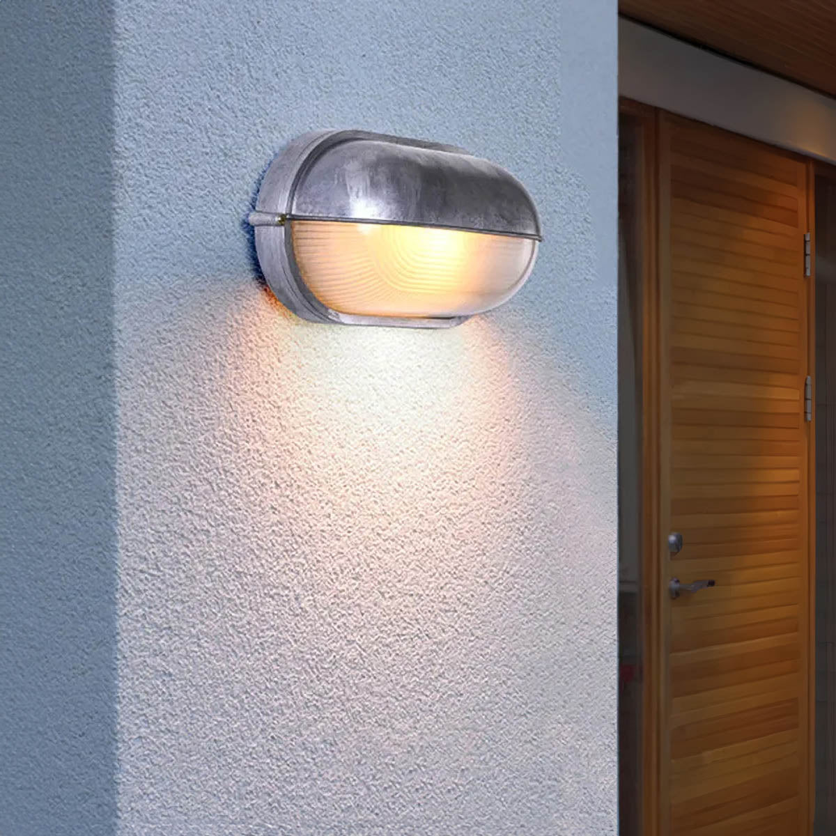 Aluminium & borosilicate glass outdoor wall light