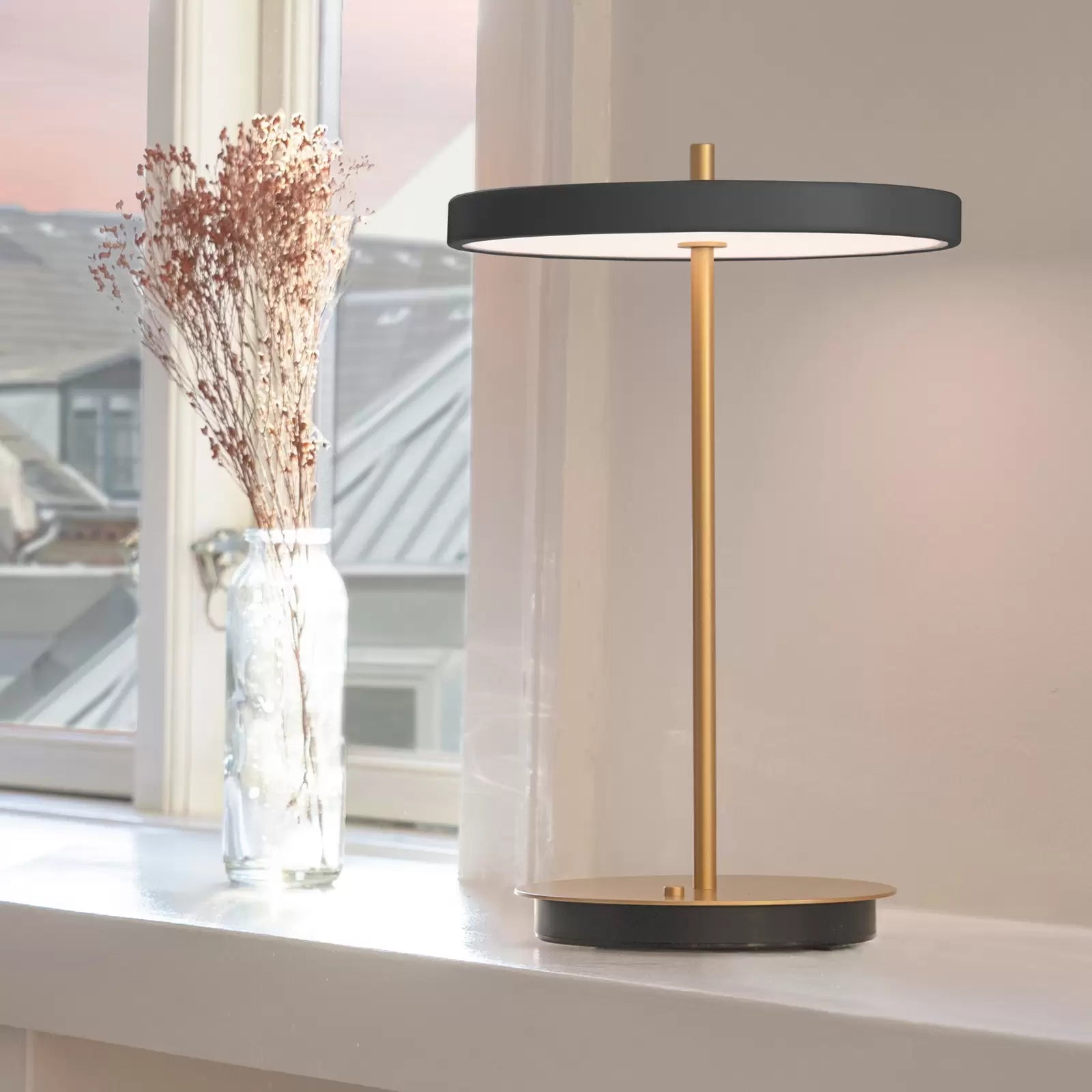 Gold Wireless Table Lamp with 3-Level Dimming
