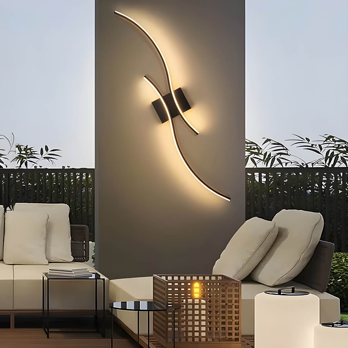 Modern Sculptural LED Wall Light – Aluminium