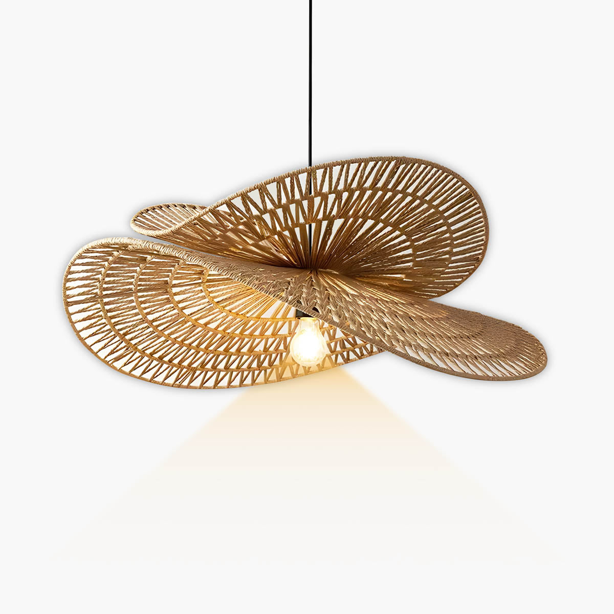 Hand-knitted rattan E27 pendant light