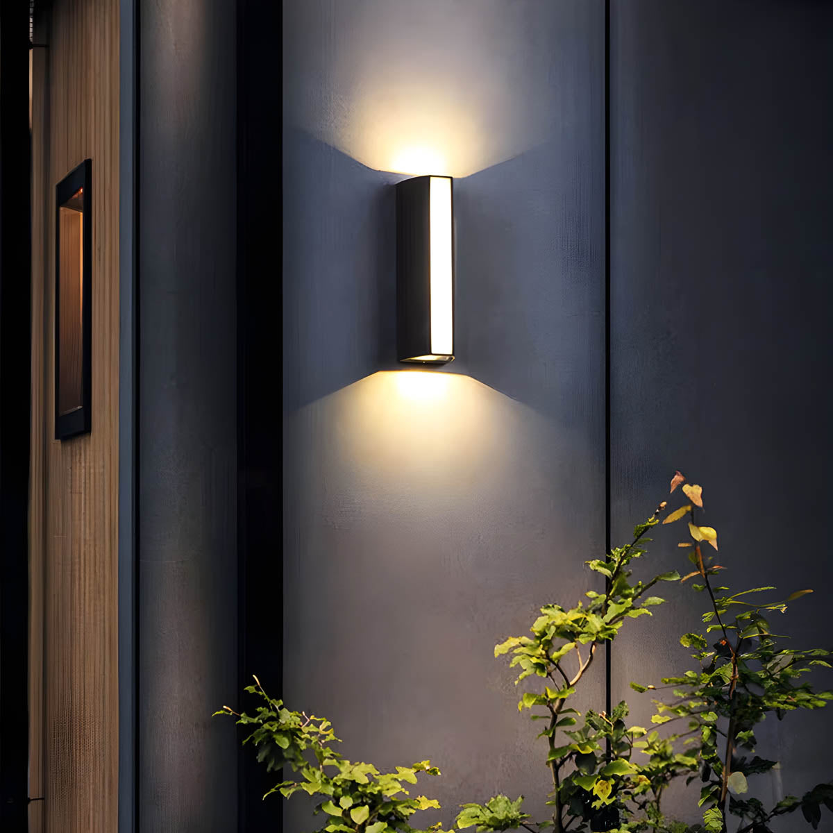 IP65 Aluminium Up-&-Down Outdoor Wall Light