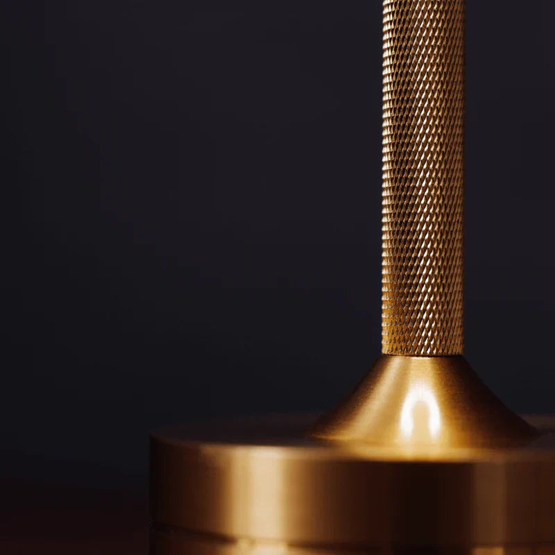 Wireless rechargeable table lamp aluminium & acrylic